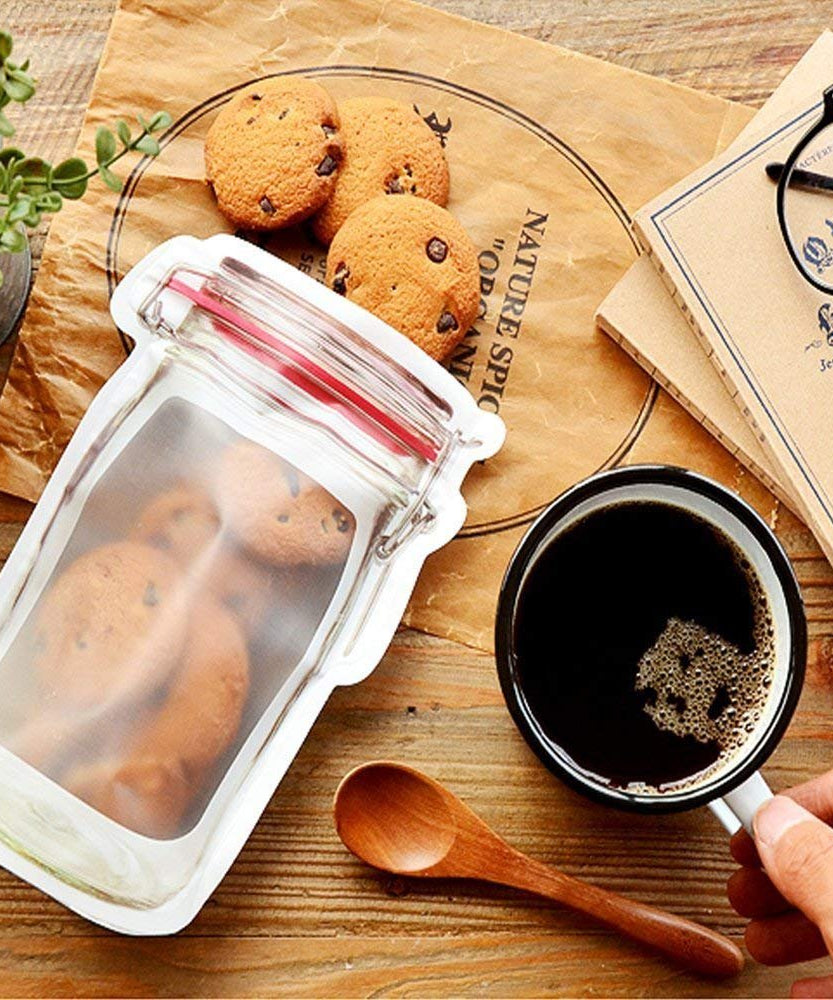 Reusable plastic food jar with airtight seal, 500ml capacity.