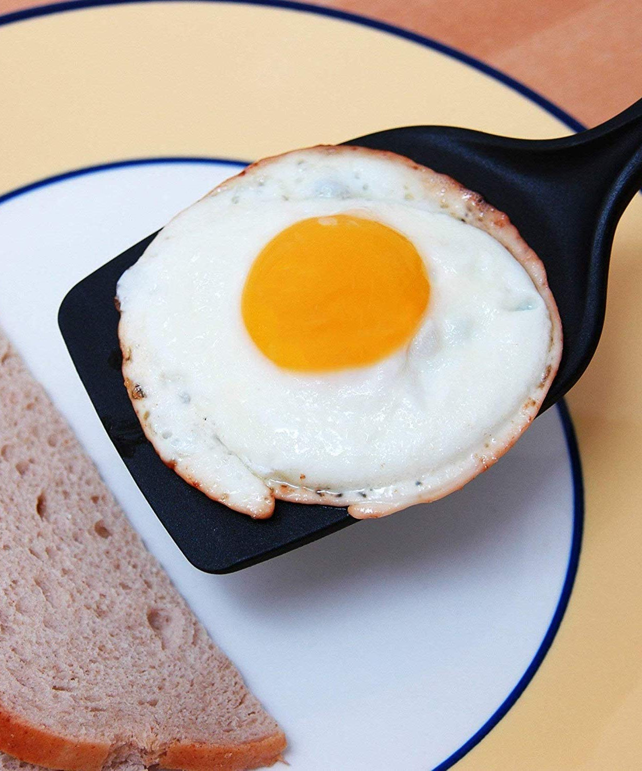 Heat-resistant spoon set with various utensils