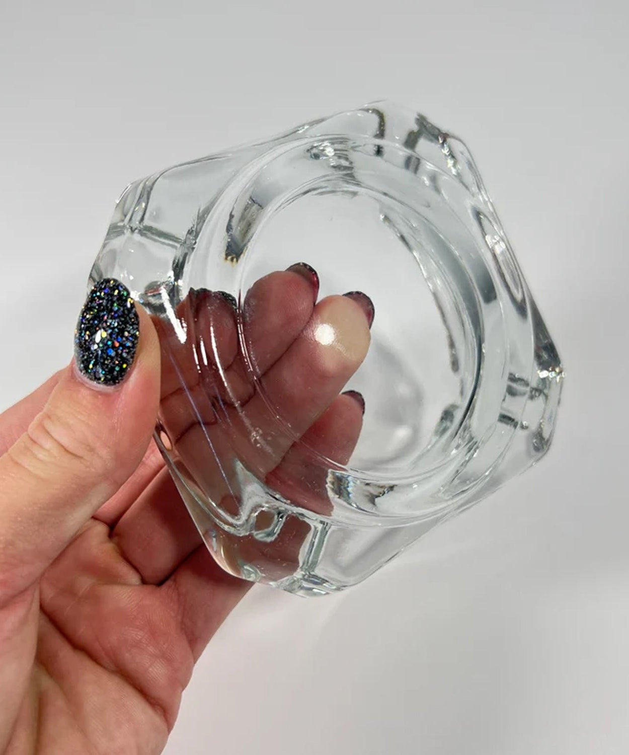 Crystal quality ashtray for outdoor use