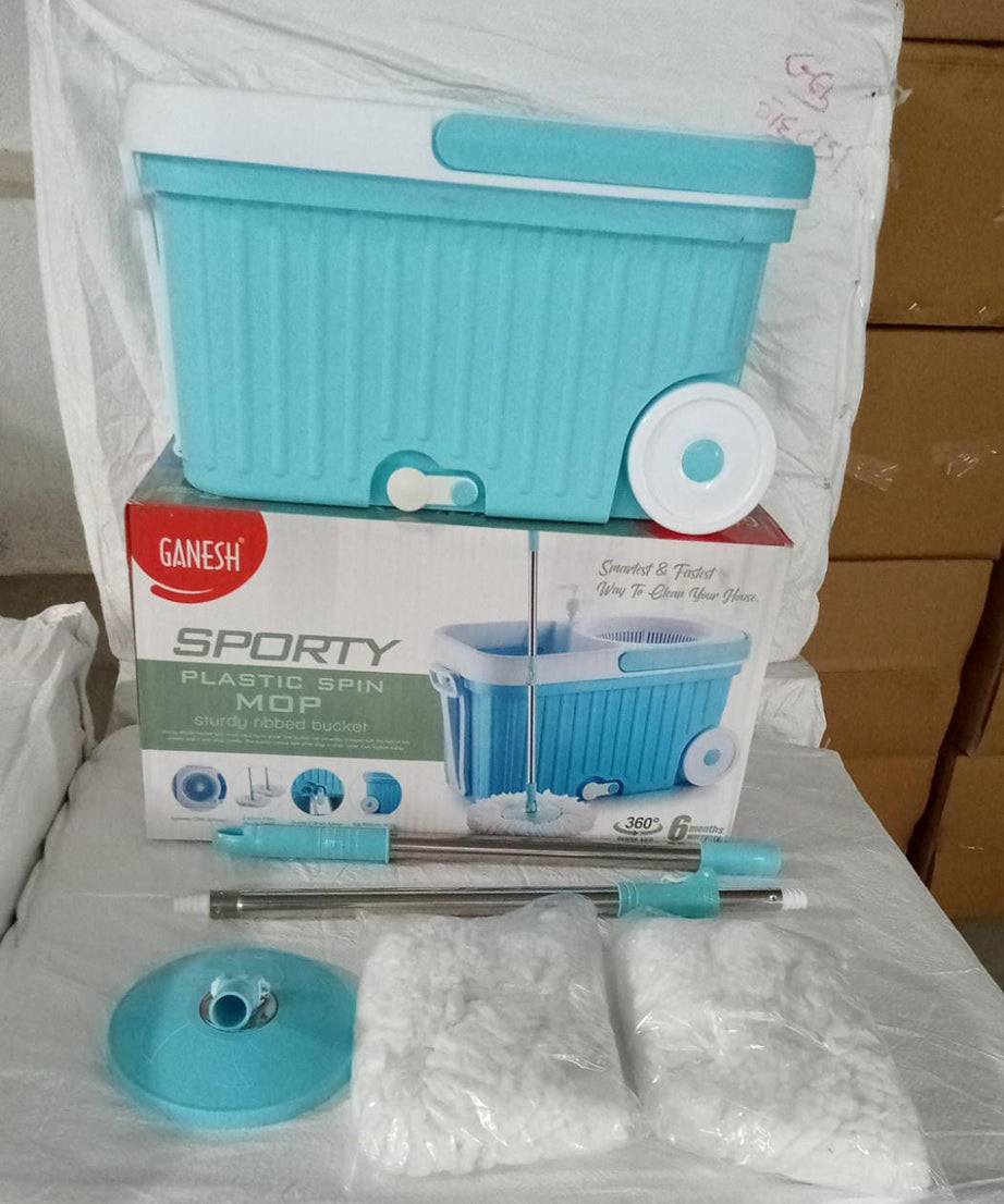 Spin mop with larger wheels for efficient cleaning