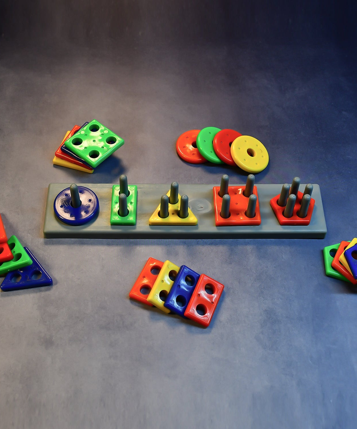 Matching geometric column blocks set for preschool educational activities