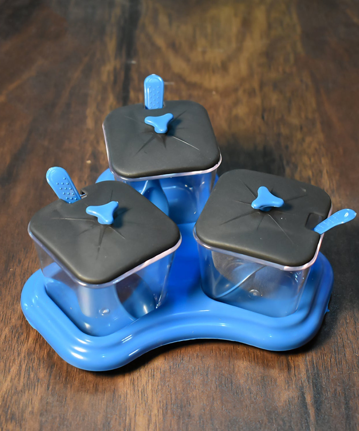 3-piece dining cutlery set.