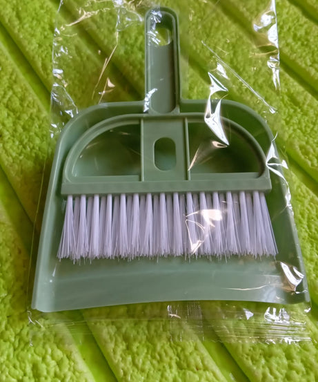 Dustpan and brush set, ideal for small clean-ups