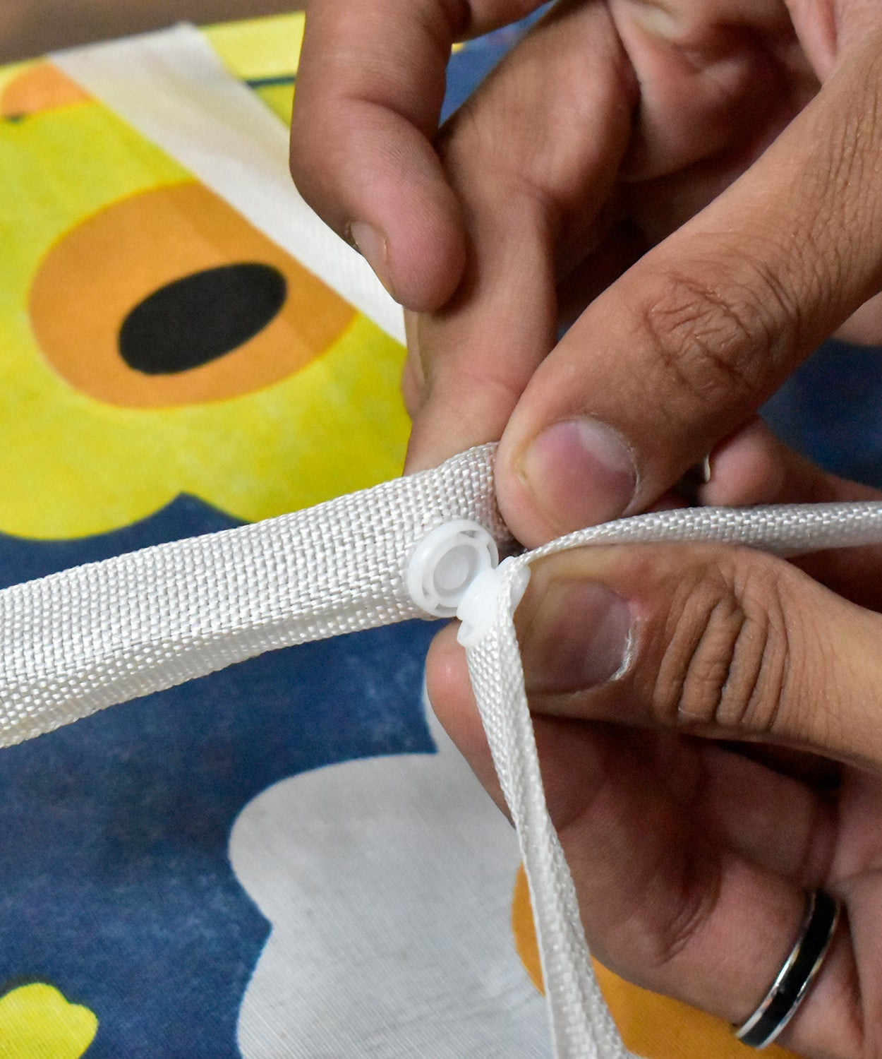 Canvas laundry bag with easy-to-carry handles