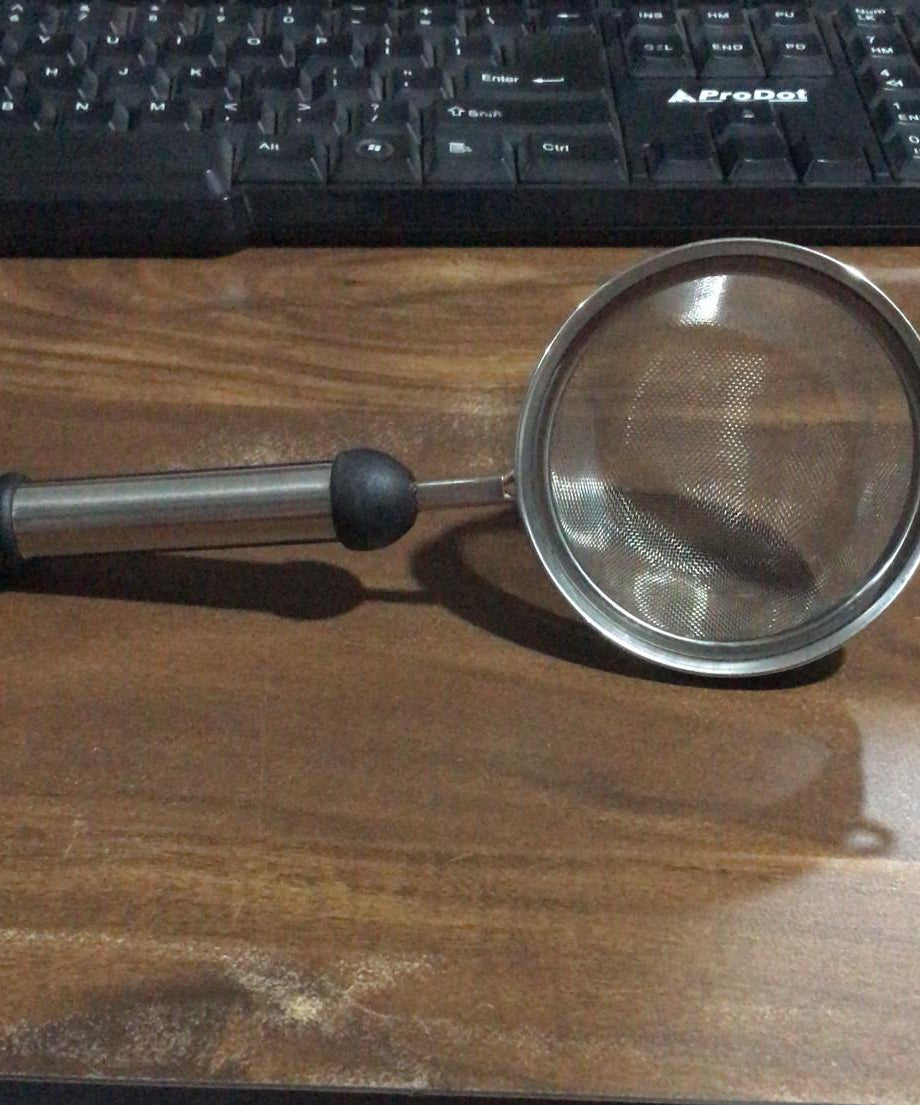 Stainless steel strainer with fine mesh for soups and juices