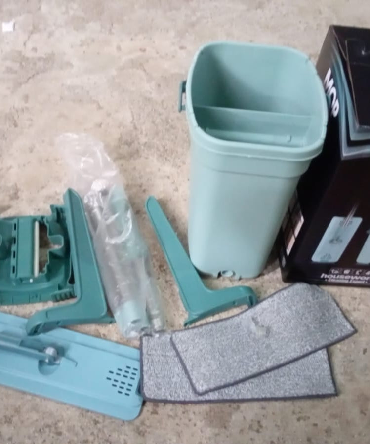 Hands-free mop with self-cleaning, perfect for easy cleaning.