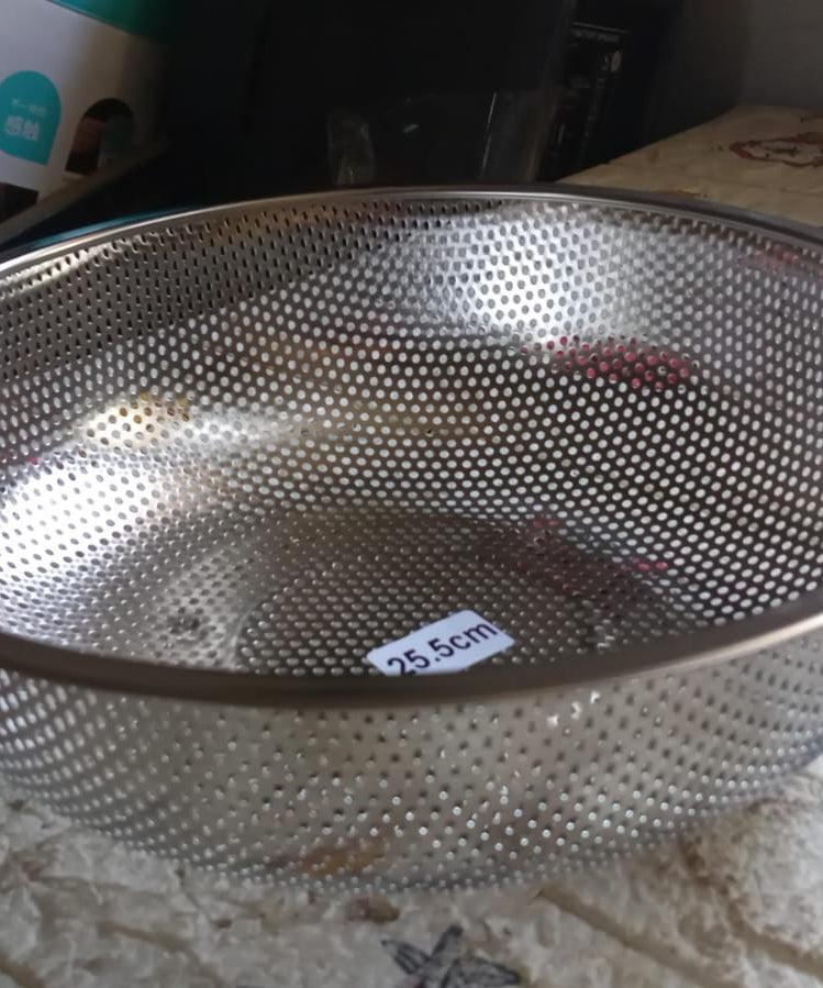 Stainless Steel Colander with Handle, Large Strainer Basket for Kitchen (25.5 cm)