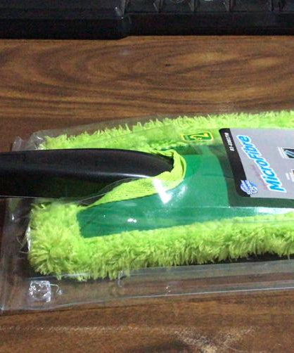 Microfiber duster for car with large brush for effective dusting