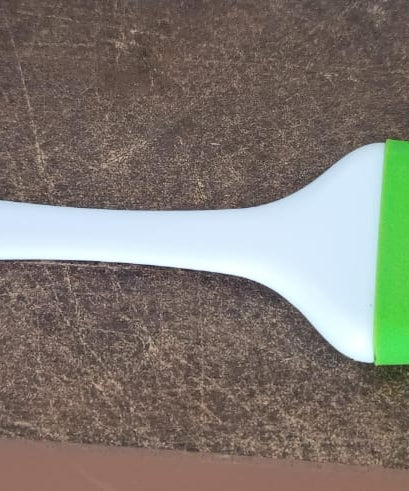 Silicone Kitchen Oil Spatula Brush with Handle Pastry / Cake Brush (17 cm / 1 Pc)