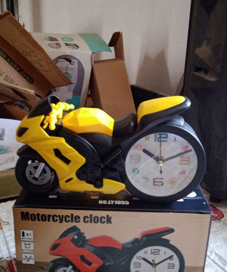 Retro Motorcycle Alarm Clock – Novelty Bike Engine Style Desk Clock