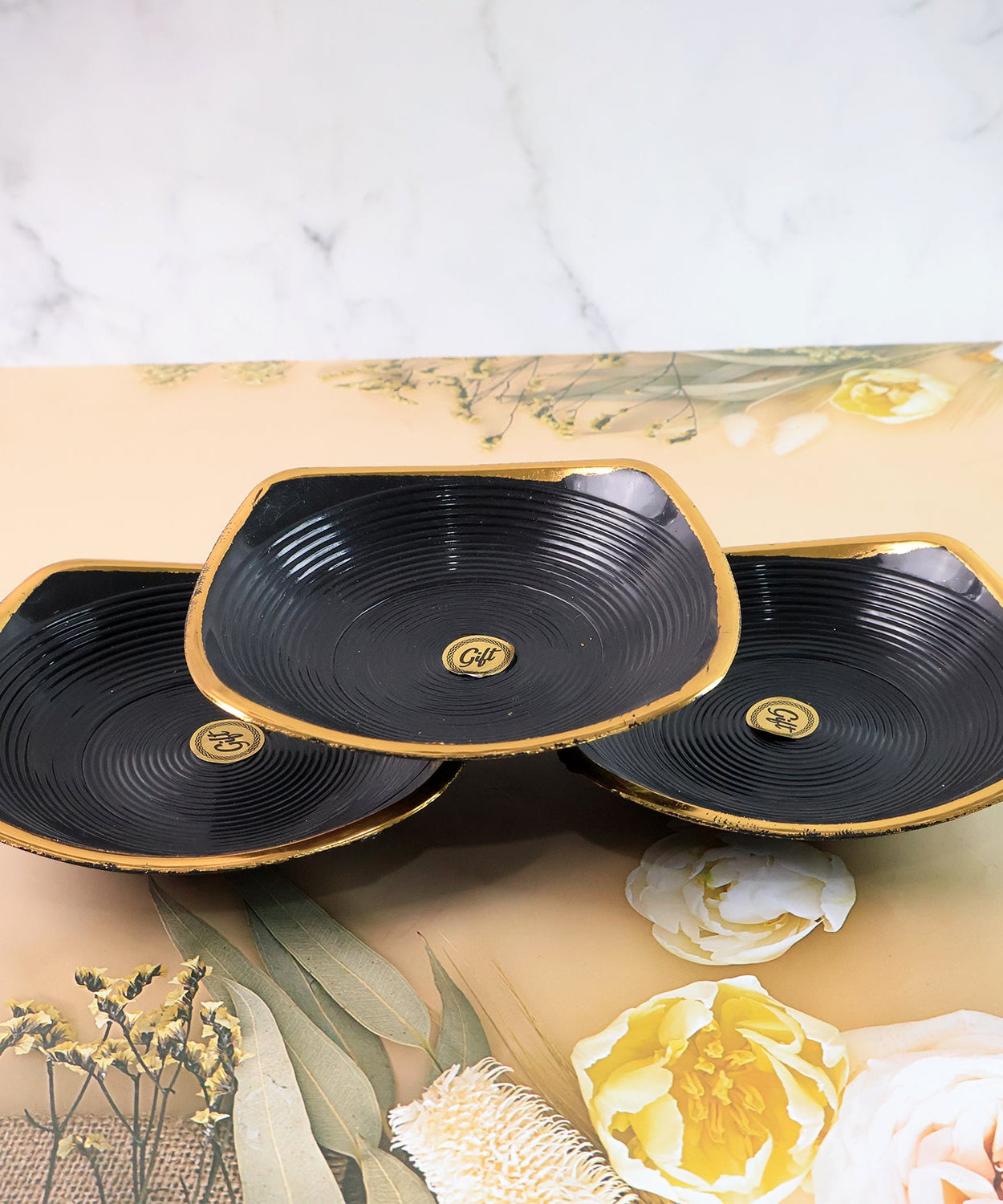 Sweet Buzz 9-Piece Seashell Ceramic Cup Set – Ideal for Home & Gifts