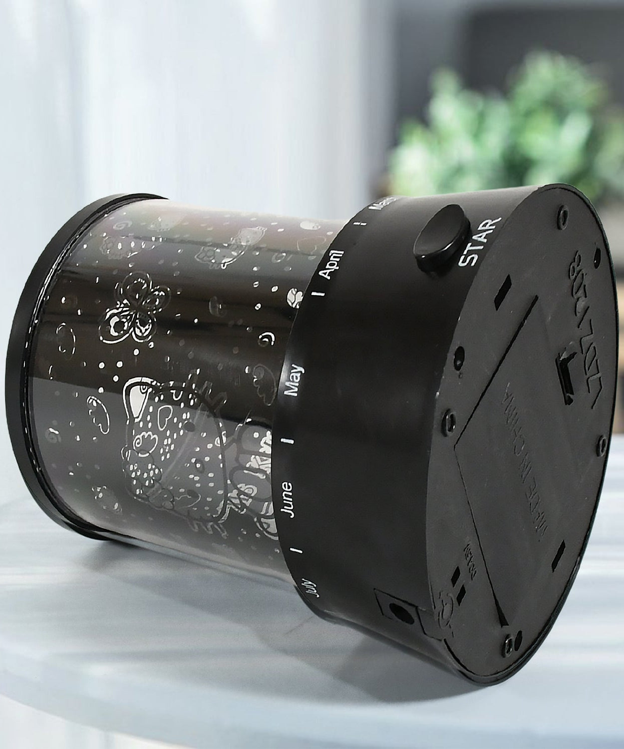 LED Projector Night Light Amazing Lamp, 3 Battery operated lamps, Rotation With the music Function, Master for Kids Bedroom Home Decoration Night Romantic Gift (Battery Not Included / 1 pc)