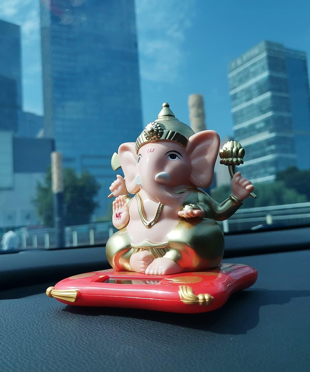 Solar-Powered Dancing Ganesha Idol – Decorative Lord Ganpati Showpiece with Movement