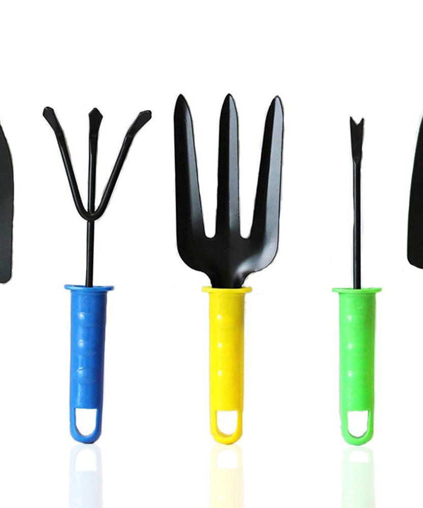 Gardening tool kit including multiple tools