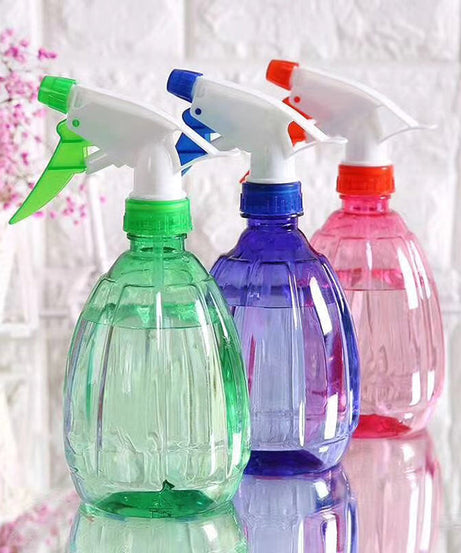 Plastic spray bottle nozzle, trigger style, replacement head with pipe for easy spraying.