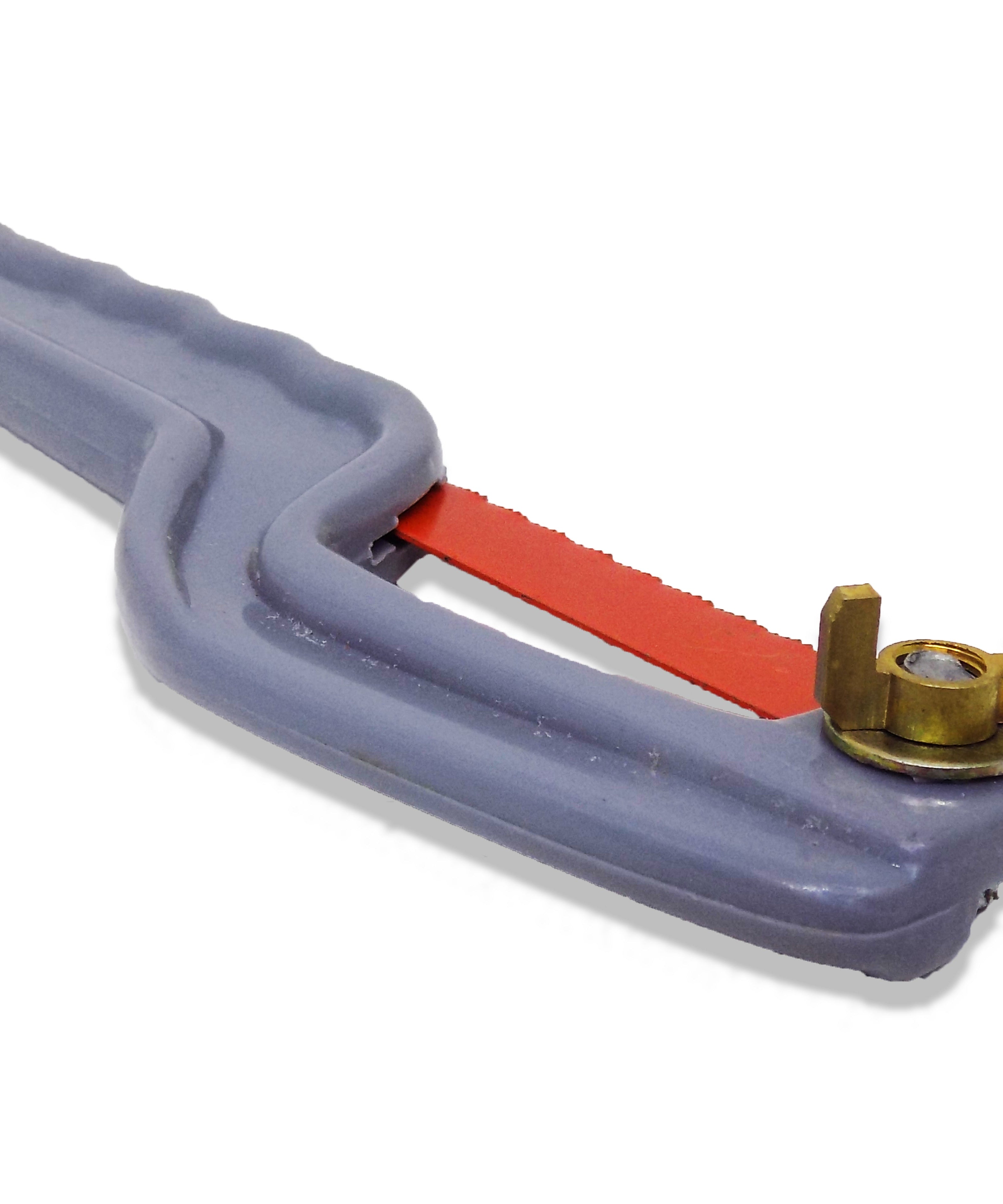 Compact hand hacksaw with metal frame and blade