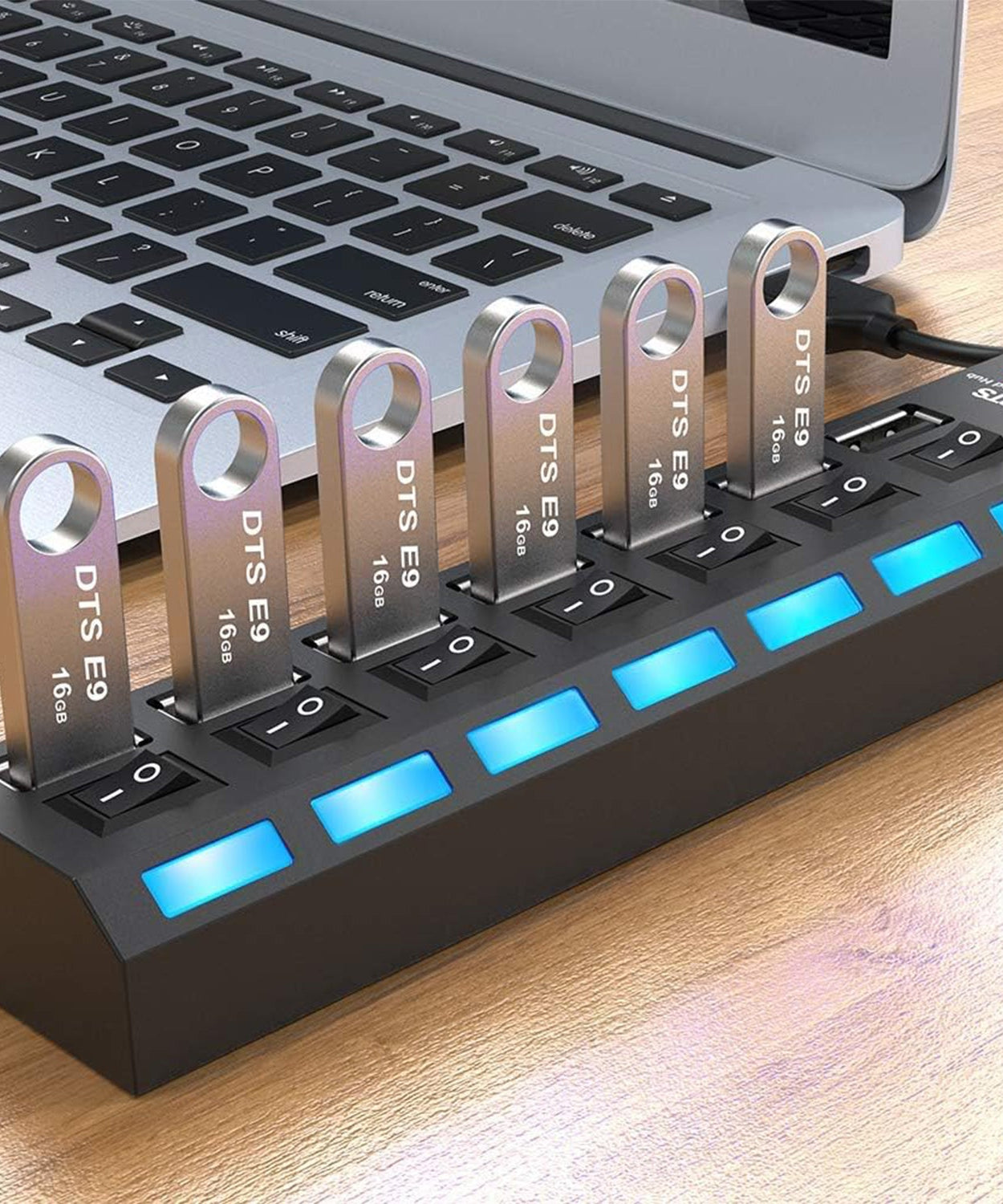 USB Splitter Multi Port USB 2.0 Hub, 7 Port with Independent On/Off Switch and LED Indicators USB A Port Data Hub, Suitable for PC Computer Keyboard Laptop Mobile HDD, Flash Drive  Etc