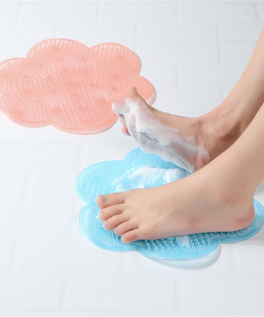 Bath pad with soft bristles