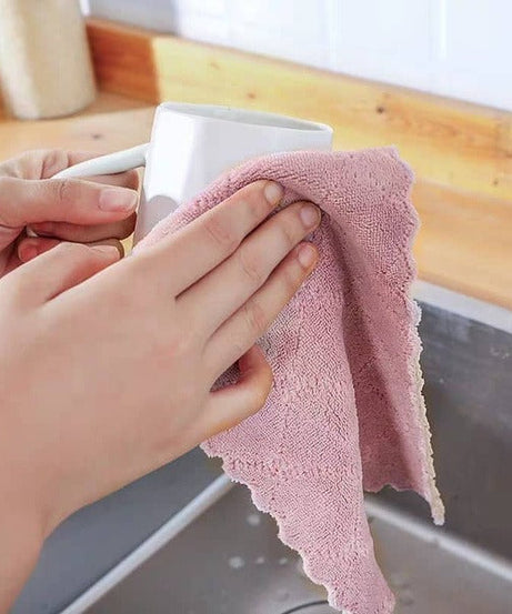 Multi-use kitchen wash towel in assorted colors for cleaning tasks