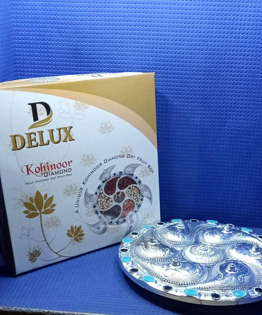 Seven-compartment rotating storage box for various treats