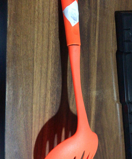 Nylon colander with large scoop for cooking