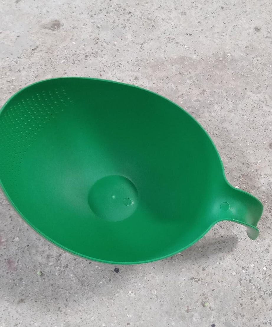 Strainer bowl for rice and vegetables with handle
