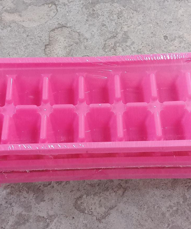 Set of ice cube trays for freezer, durable and practical.