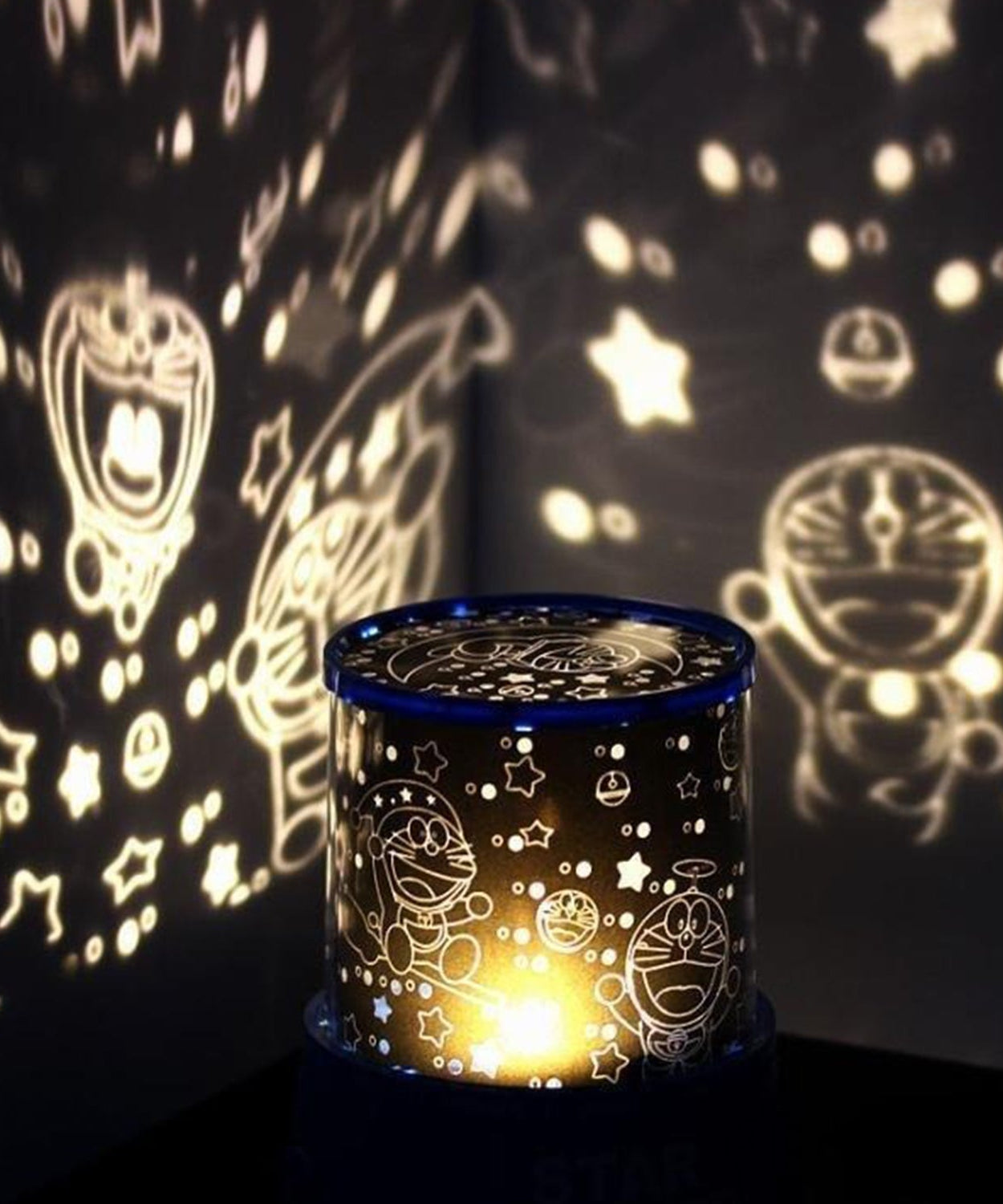 LED Projector Night Light Amazing Lamp, 3 Battery operated lamps, Rotation With the music Function, Master for Kids Bedroom Home Decoration Night Romantic Gift (Battery Not Included / 1 pc)