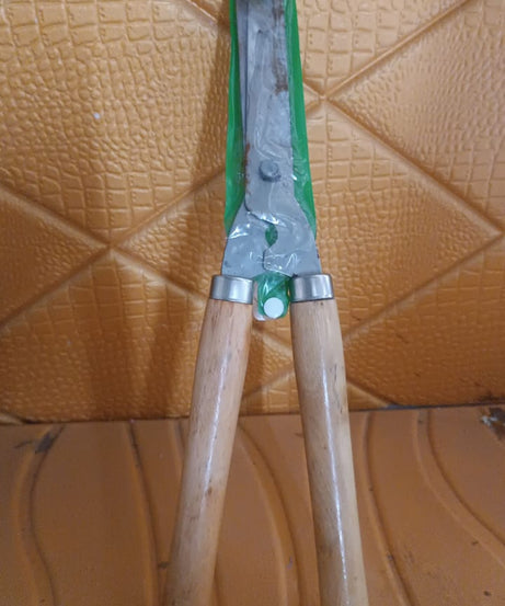 Heavy-Duty B Grade Hedge Shear with Wooden Handle