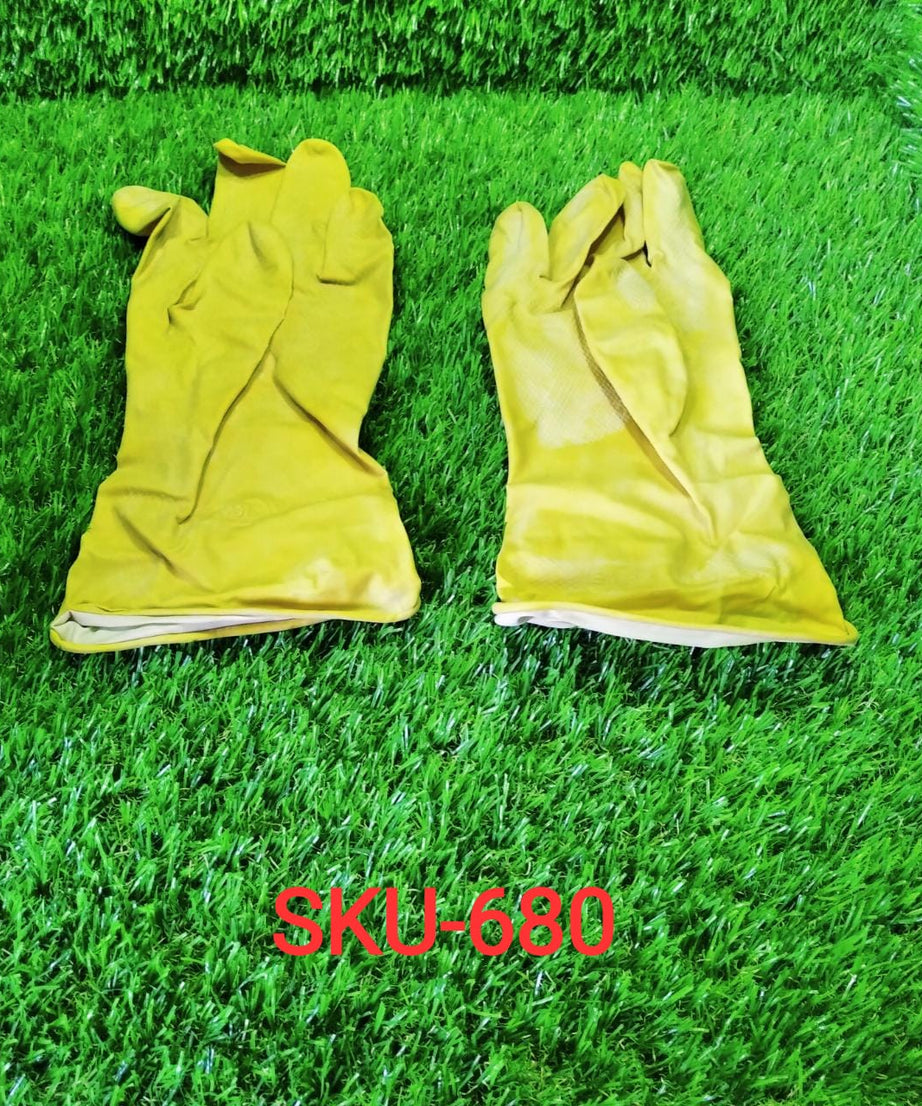 Multipurpose cleaning gloves with ergonomic design