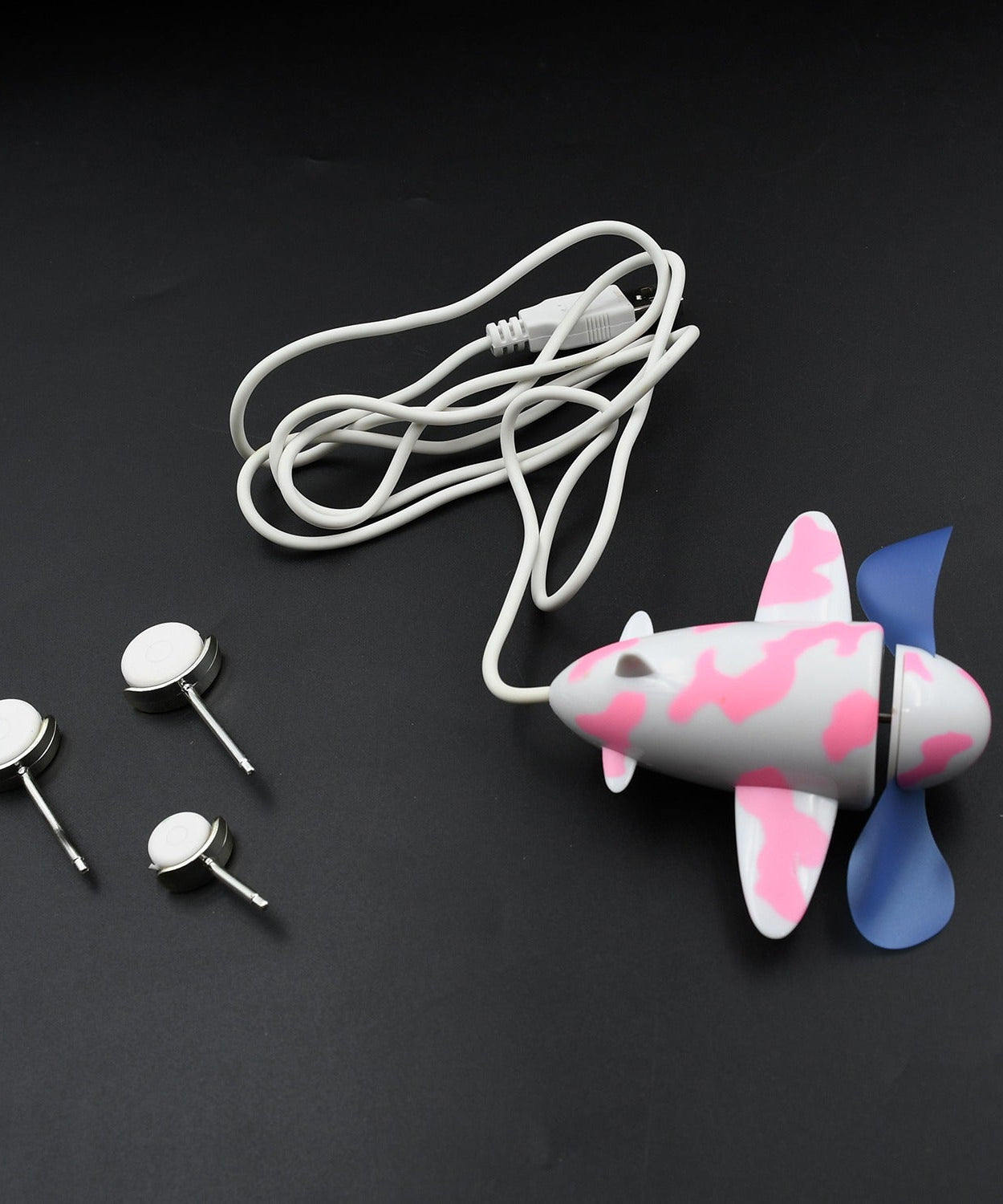 USB plane fan with energy-saving design