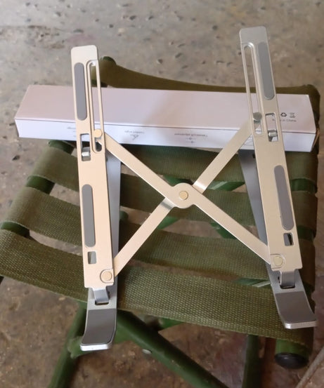 Metal Portable Laptop Stand, with 7 Adjustable Angles (1 Pc)