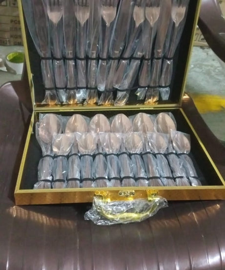 Kitchen Tableware / Flatware Sets Kitchen Forks Spoons with Gift Box (24 Pcs Set)