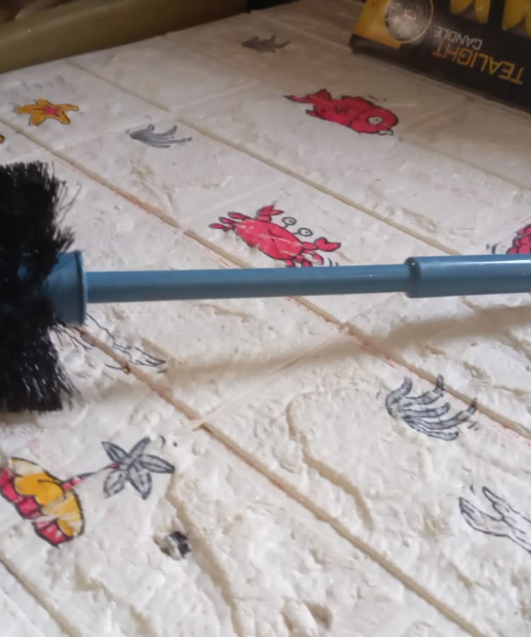 toilet cleaning brush