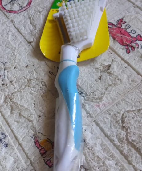 Multipurpose Peeler Brush – Stainless Steel Peeler with Cleaning Brush (1 Pc)