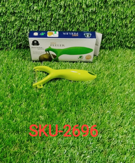 Functional peeler for everyday use, ideal for fruits and vegetables.