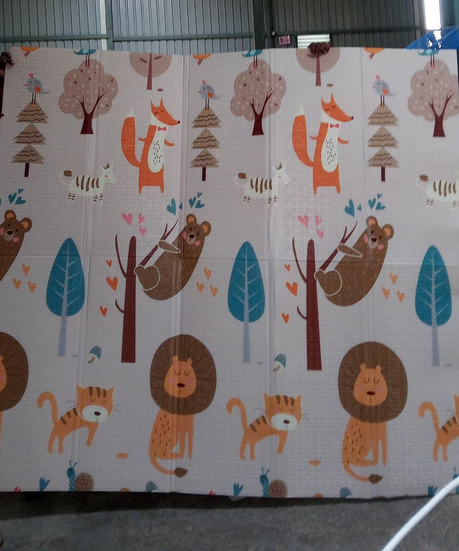 Thick and soft foam play mat for babies, 197x176 cm, waterproof and reversible for safe crawling.