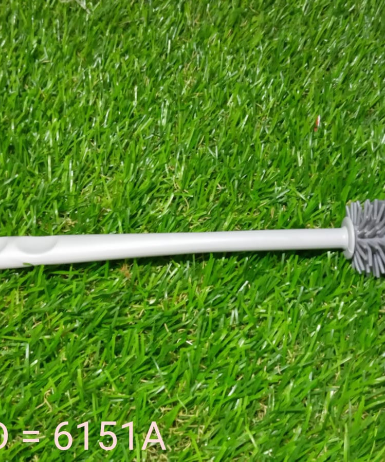 Cleaning brush for hard-to-reach bottle areas.