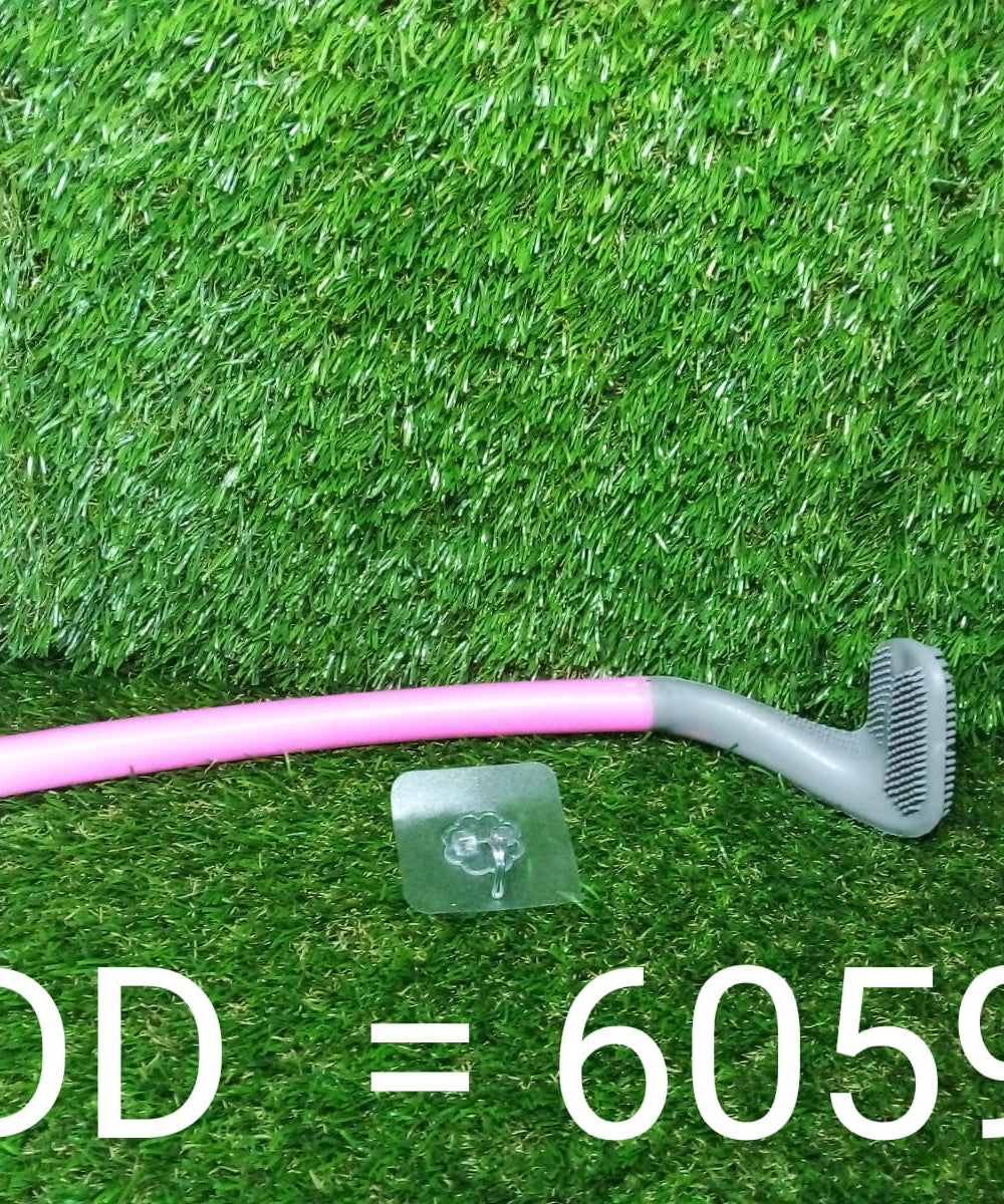 Elegant golf-themed toilet brush and sticker holder.