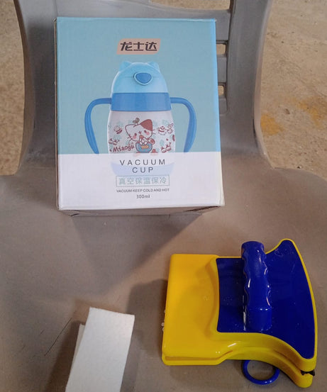 Double-sided magnetic cleaner for streak-free windows