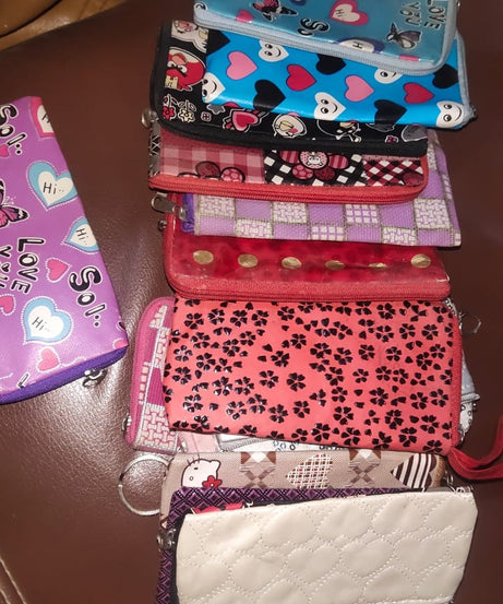 Women's zip pouch, reusable and washable, mixed designs