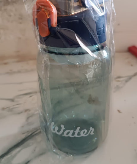 Blue Plastic Leak-Proof Flip Cap & Safty Lock Water Bottle (600ml Approx / 1 Pc)