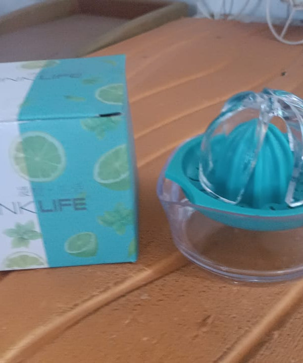 Manual Drink Orange Lemon Citrus Lime Fruit Juice Juicer Squeezer, BPA Free, Press & Pourer With Lid Plastic Manual (1 Pc)