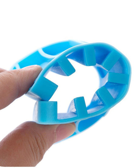 Silicone tray for holding soap with drainage