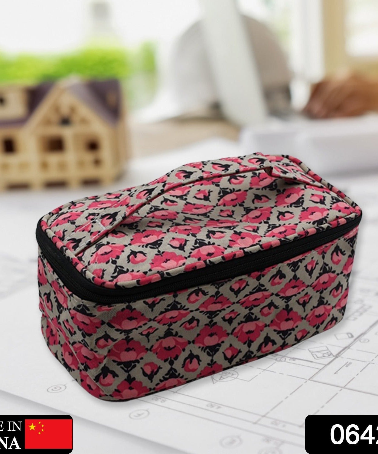 Portable organizer for cosmetics, brushes, and jewelry