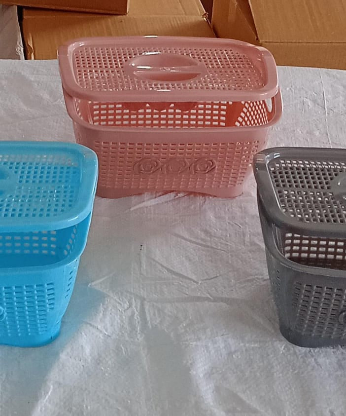 Multipurposes Plastic Basket, Organizer for Kitchen, Countertop, Cabinet, Bathroom with Lid, Plastic Storage Basket For Store Fruits, Vegetables, Magazines, Cosmetics, Stationary (1 Pc / Mix Color )