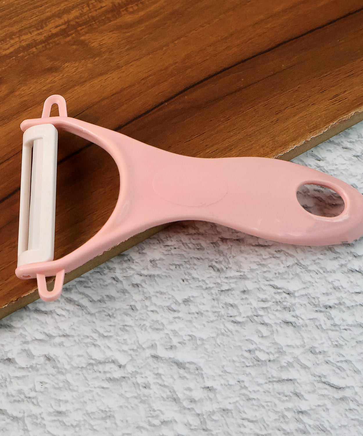 Stainless Steel Blade Peeler Universal Peeler for Professional and Household Kitchen Peeler (1 pc)