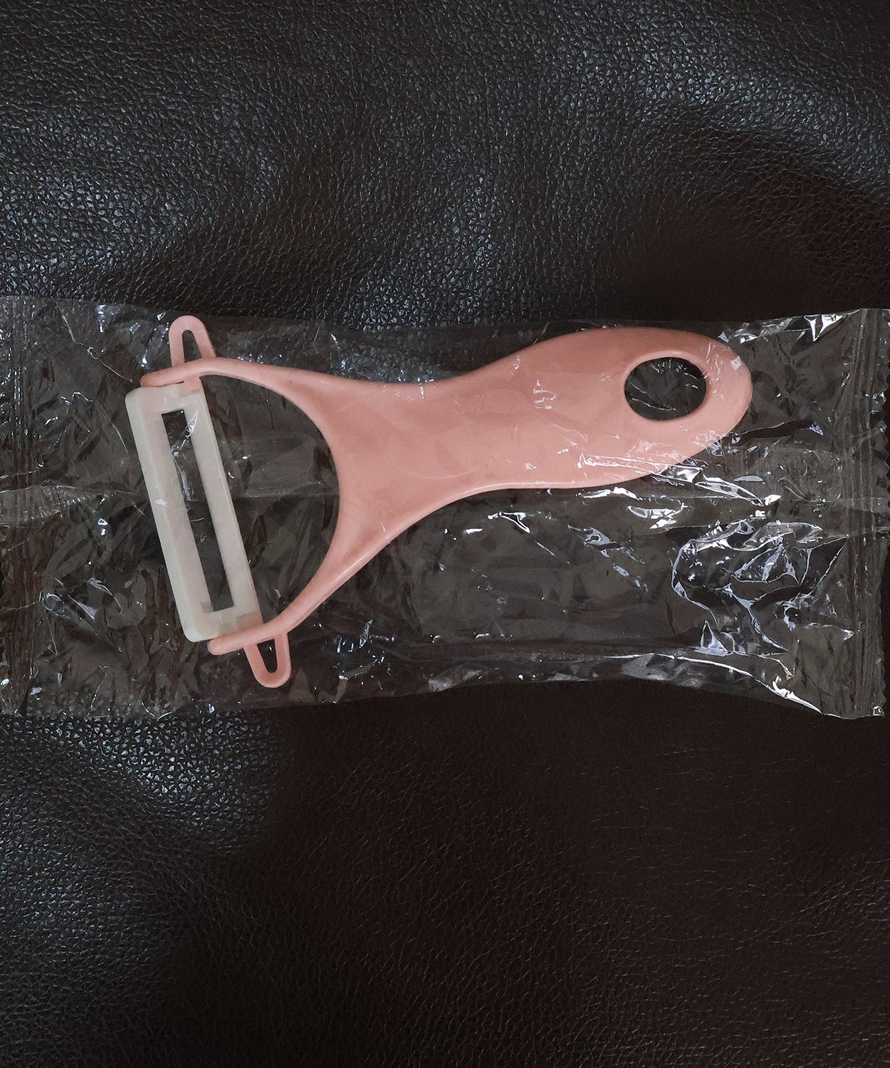 Stainless Steel Blade Peeler Universal Peeler for Professional and Household Kitchen Peeler (1 pc)